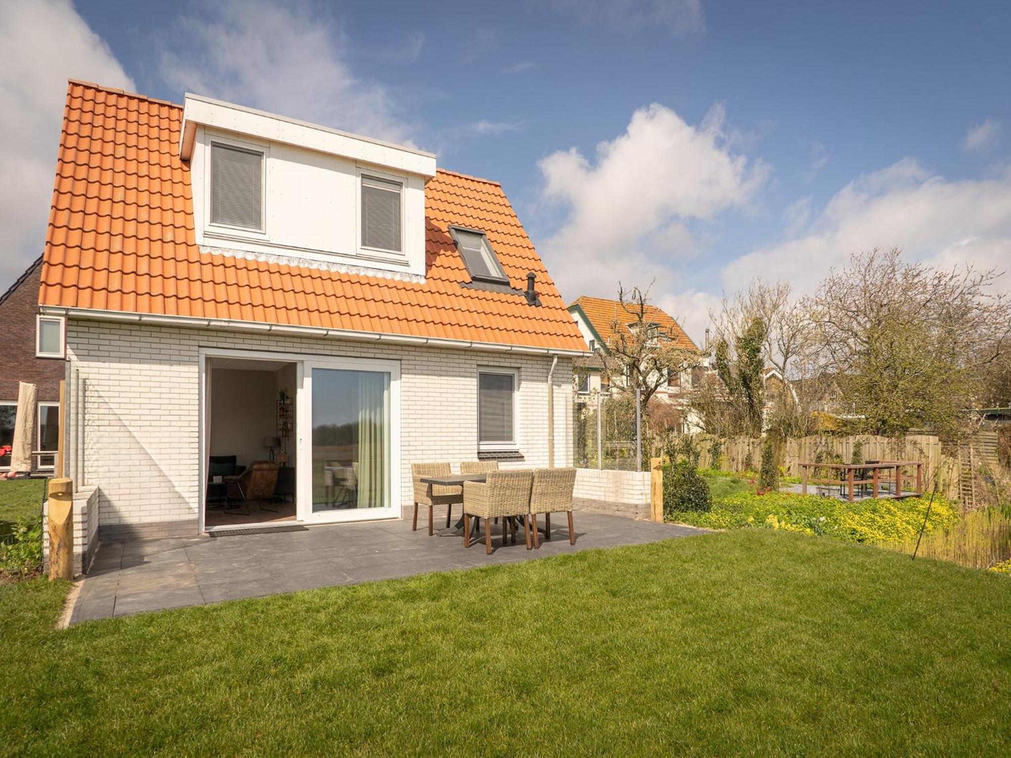 Apartment with Private Terrace Garden in De Cocksdorp  Buitenkant foto