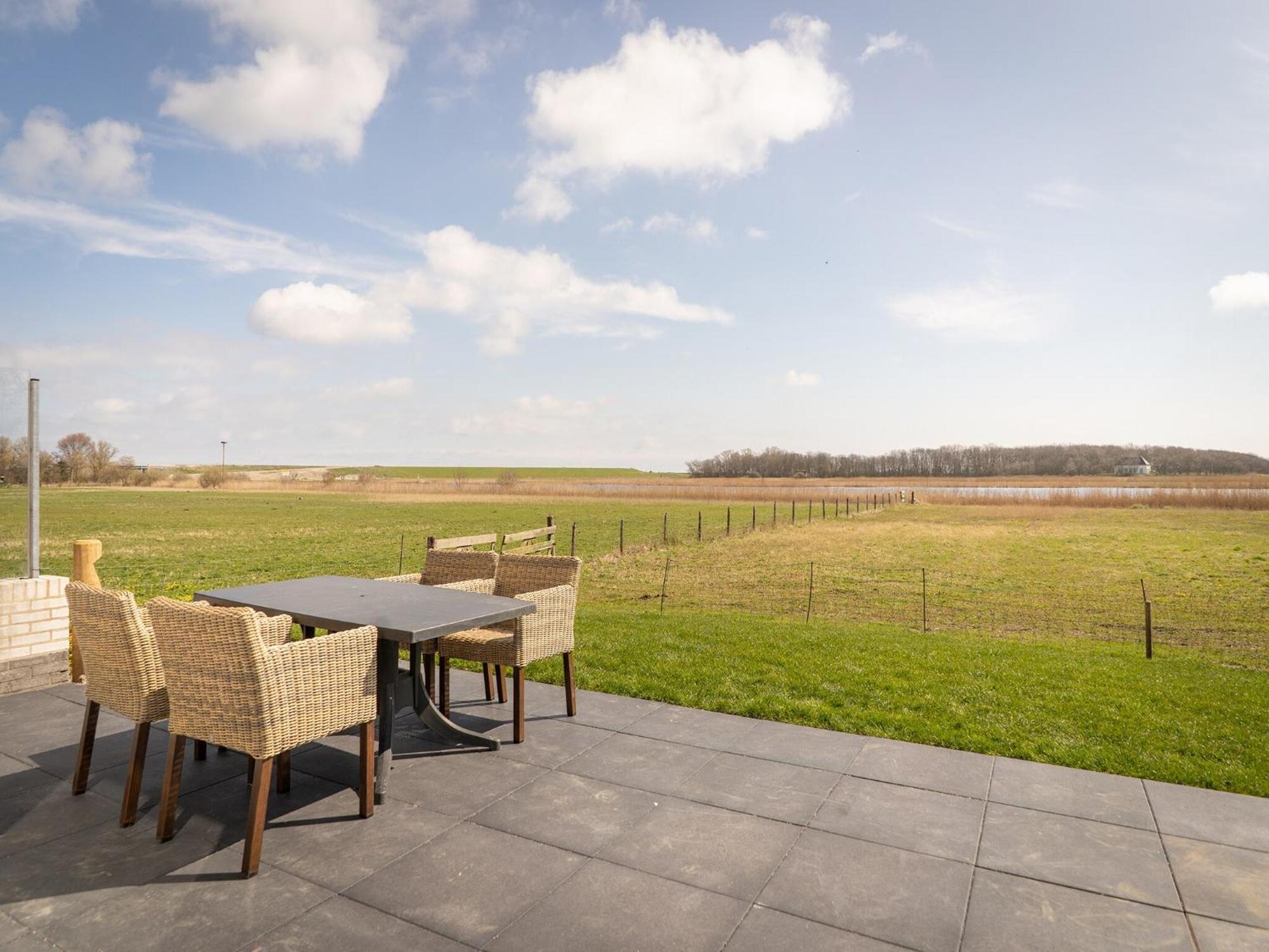 Apartment with Private Terrace Garden in De Cocksdorp  Buitenkant foto